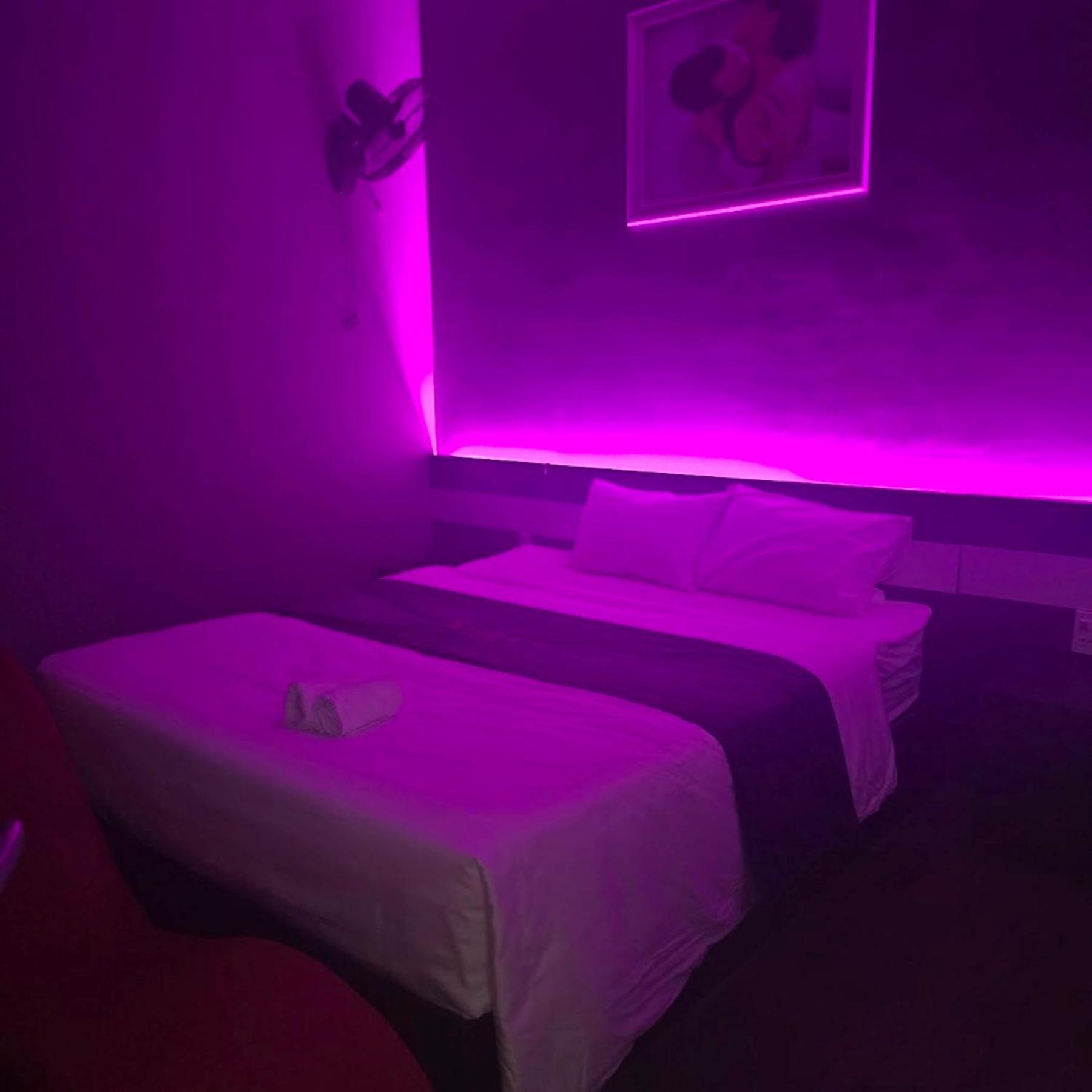 Phuong Anh Hotel Di An Bagian luar foto